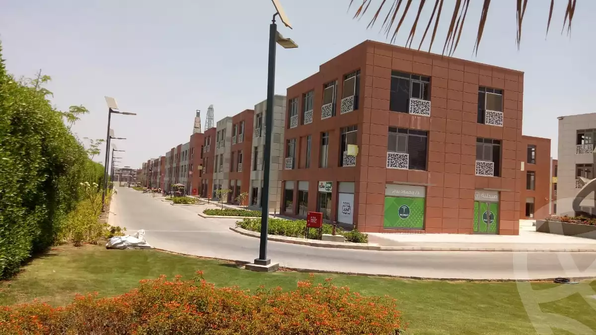 https://aqarmap.com.eg/en/listing/6238081-for-sale-cairo-el-sheikh-zayed-city-compounds-the-courtyard-mall-dorra