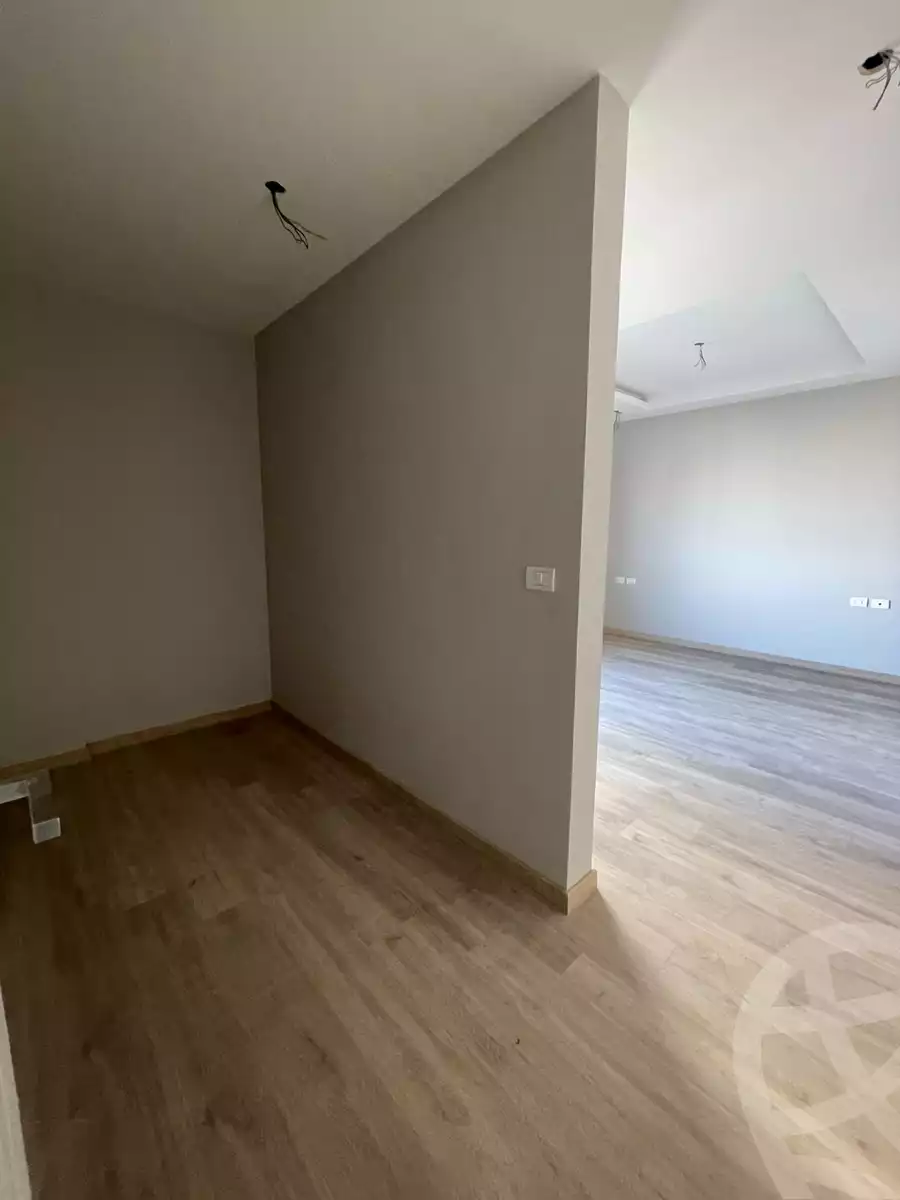 https://aqarmap.com.eg/ar/listing/6238272-for-rent-cairo-el-sheikh-zayed-city-compounds-kmbwnd-fyldj-wyst-dr-llttwyr