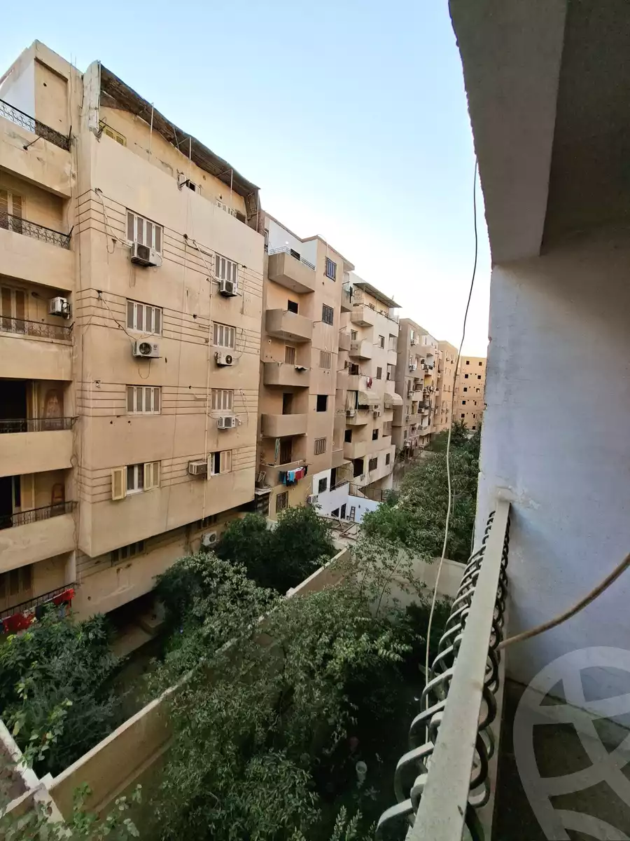 https://aqarmap.com.eg/ar/listing/6239051-for-sale-cairo-6th-of-october-el-ahyaa-neighborhood-3rd-no-14-hasan-soltan-st