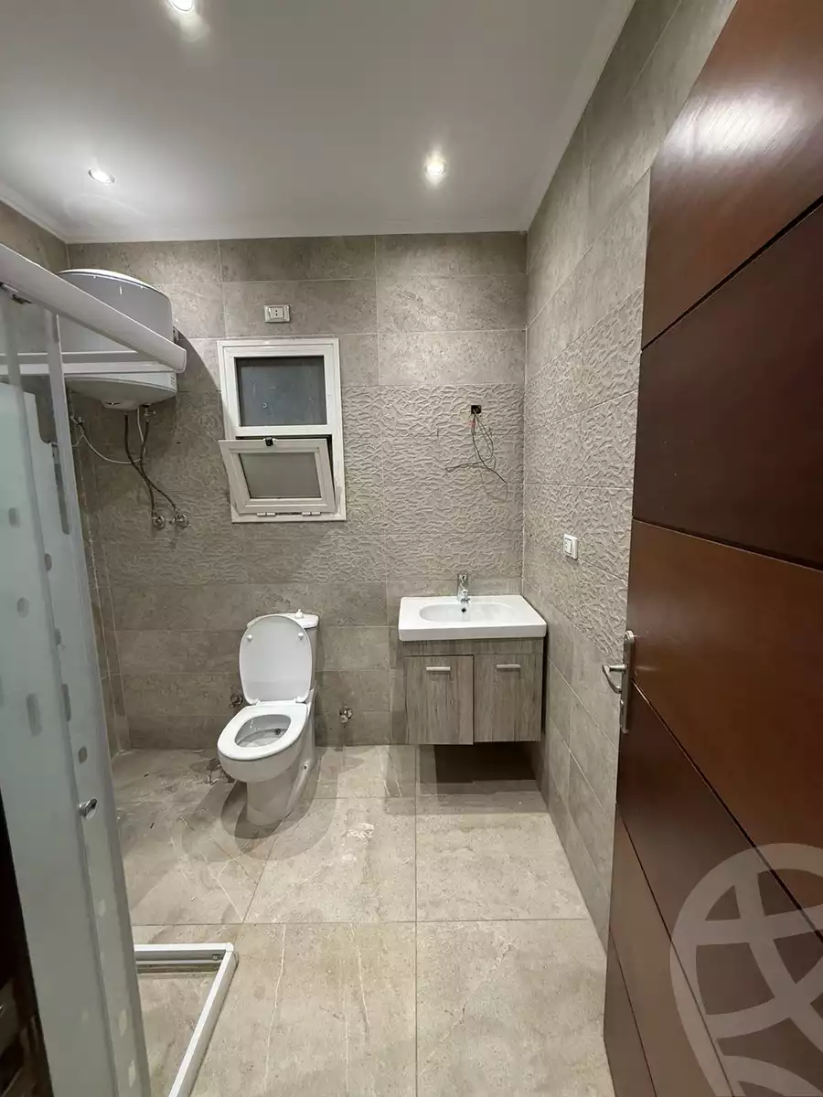 https://aqarmap.com.eg/en/listing/6239150-for-rent-cairo-new-cairo-compounds-hyde-park-centre-ville-hyde-park