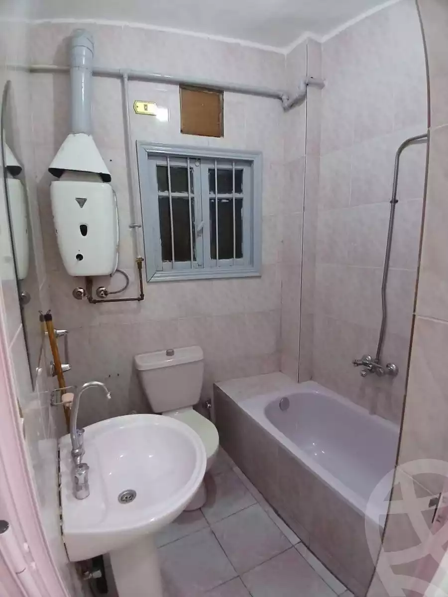 https://aqarmap.com.eg/ar/listing/6243548-for-sale-cairo-ain-shams-el-naam-mostafa-hafez-st