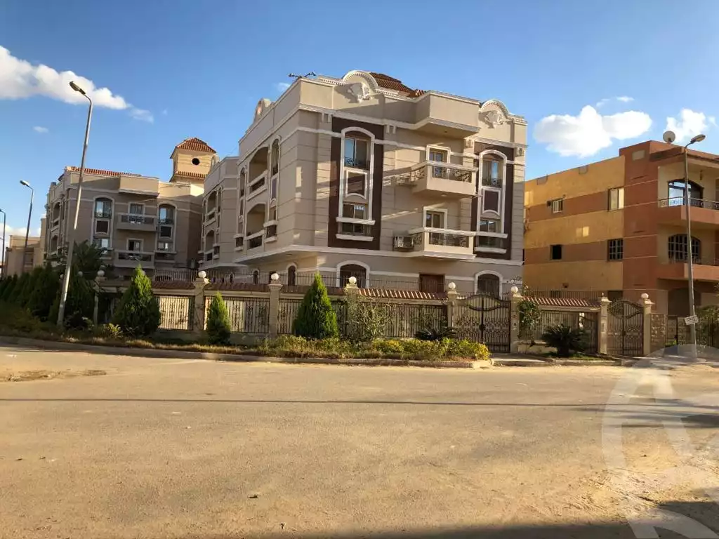 https://aqarmap.com.eg/en/listing/6253471-for-sale-cairo-el-sheikh-zayed-city-el-hay-el-khames-lhry