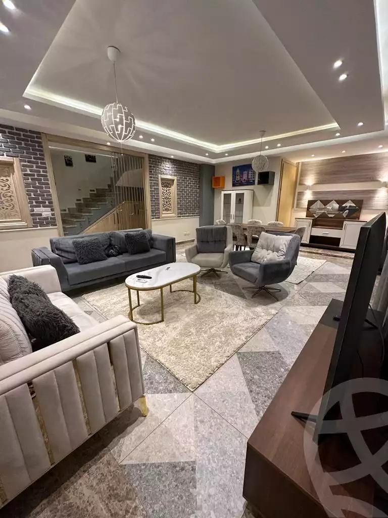 https://aqarmap.com.eg/ar/listing/6255518-for-rent-cairo-el-sheikh-zayed-city-compounds-kmbwnd-wyst-twn-swdyk