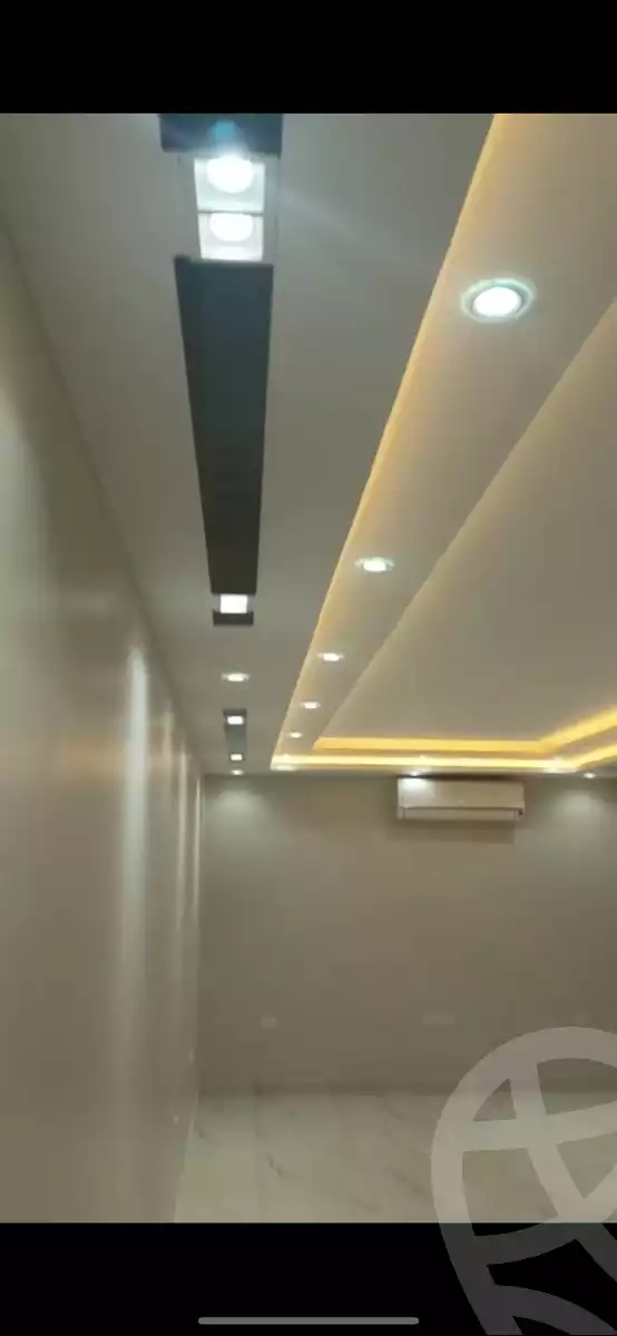 https://aqarmap.com.eg/ar/listing/6259840-for-rent-cairo-new-cairo-compounds-hyde-park-centre-ville-hyde-park