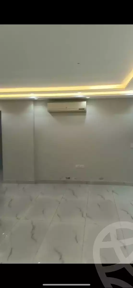 https://aqarmap.com.eg/ar/listing/6259840-for-rent-cairo-new-cairo-compounds-hyde-park-centre-ville-hyde-park