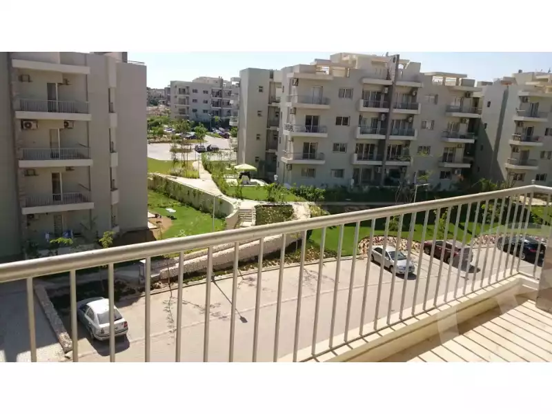 https://aqarmap.com.eg/en/listing/6260261-for-sale-cairo-el-sheikh-zayed-city-compounds-dh-drys