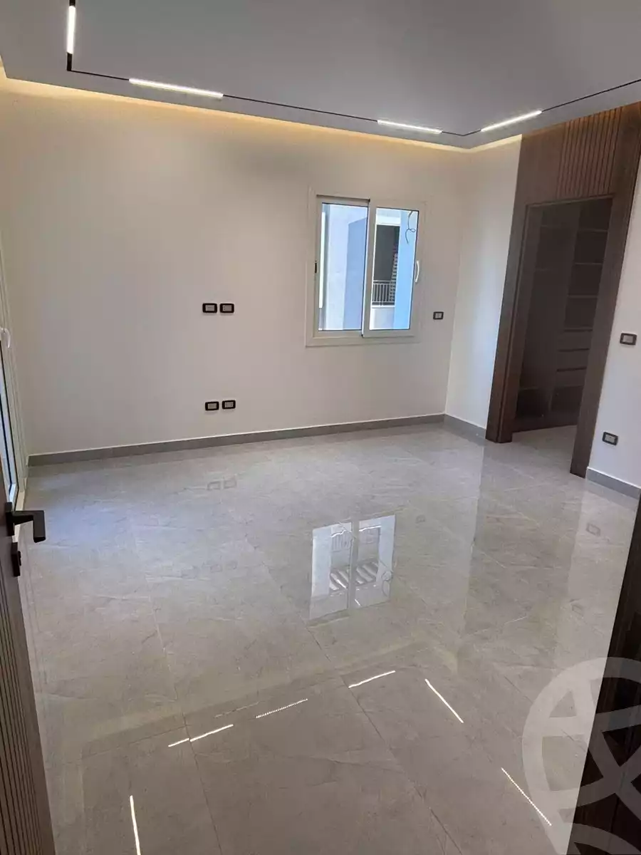https://aqarmap.com.eg/ar/listing/6261834-for-rent-cairo-6th-of-october-compounds-october-plaza