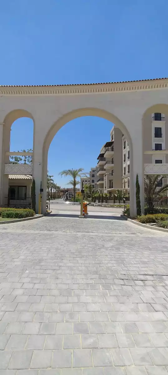 https://aqarmap.com.eg/en/listing/6265496-for-sale-cairo-el-sheikh-zayed-city-compounds-kmbwnd-fyldj-wyst-dr-llttwyr