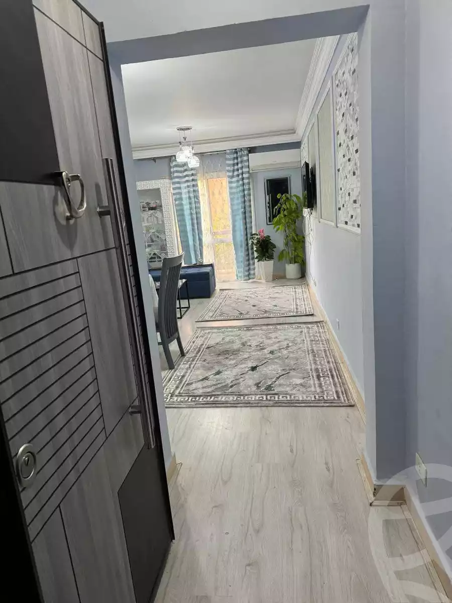 https://aqarmap.com.eg/ar/listing/6268225-for-rent-cairo-new-cairo-lrhb-city-phase-8