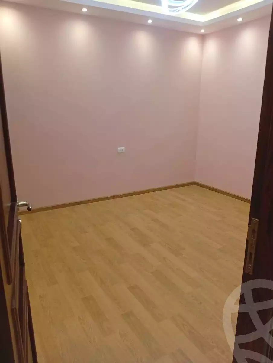 https://aqarmap.com.eg/ar/listing/6269598-for-rent-cairo-mokattam-lhdb-l-ly-shareaa-9