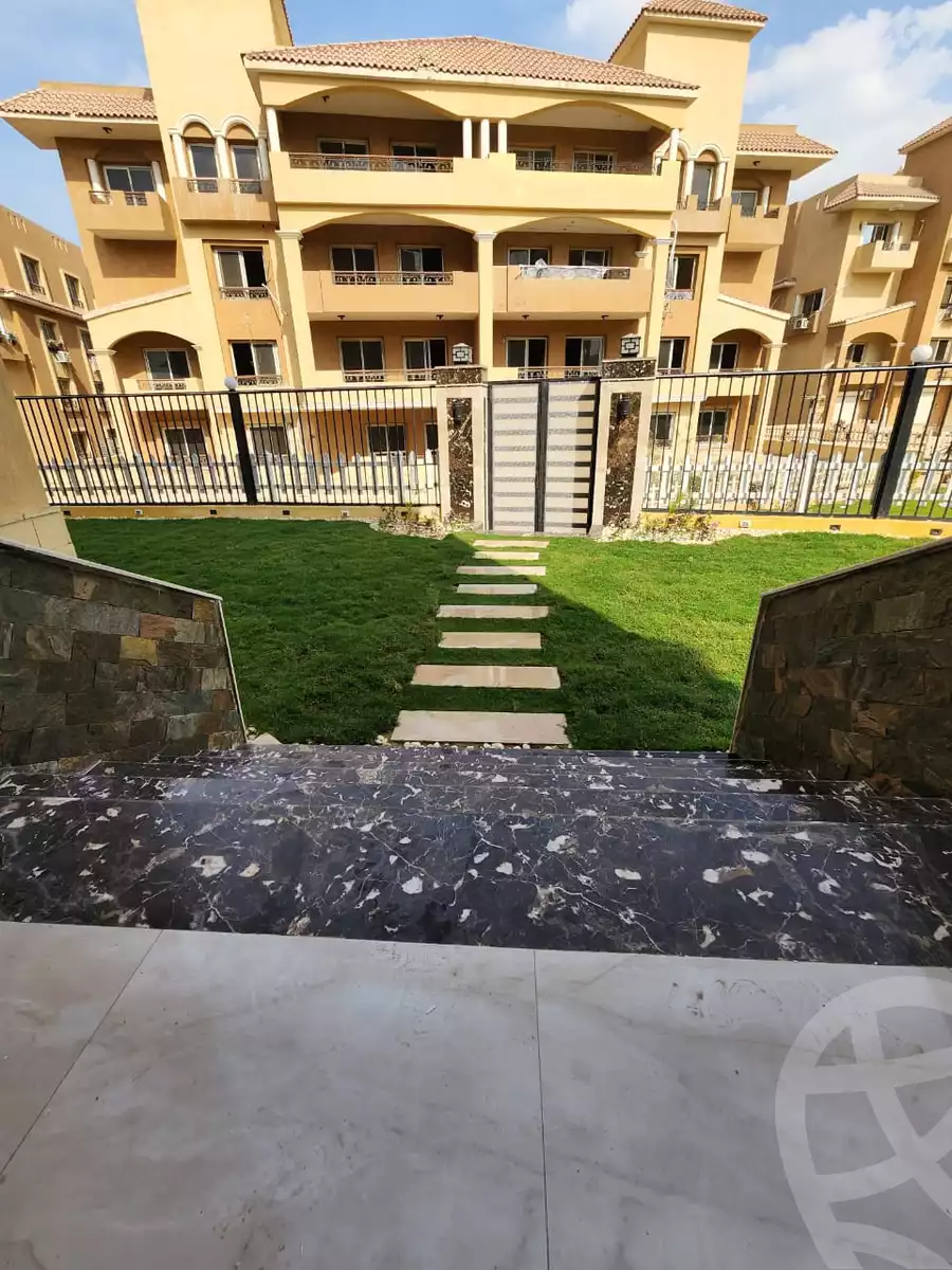 https://aqarmap.com.eg/ar/listing/6271476-for-sale-cairo-el-sheikh-zayed-city-compounds-el-khamayel