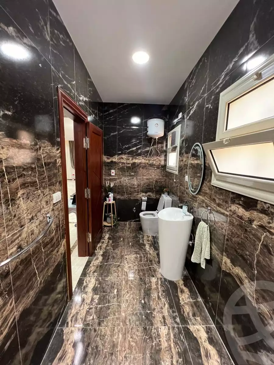 https://aqarmap.com.eg/en/listing/6271618-for-sale-cairo-el-sheikh-zayed-city-compounds-el-khamayel