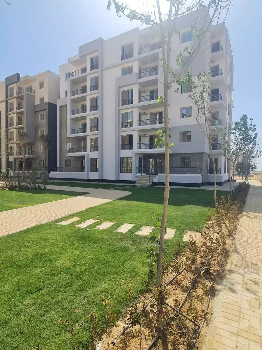 https://aqarmap.com.eg/ar/listing/6271735-for-sale-cairo-el-sheikh-zayed-city-lshykh-zyd-ljdyd-west-view-residence-hdp