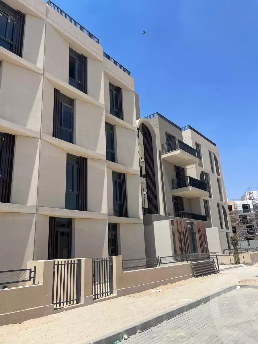 https://aqarmap.com.eg/ar/listing/6280616-for-sale-cairo-el-sheikh-zayed-city-lshykh-zyd-ljdyd-vye