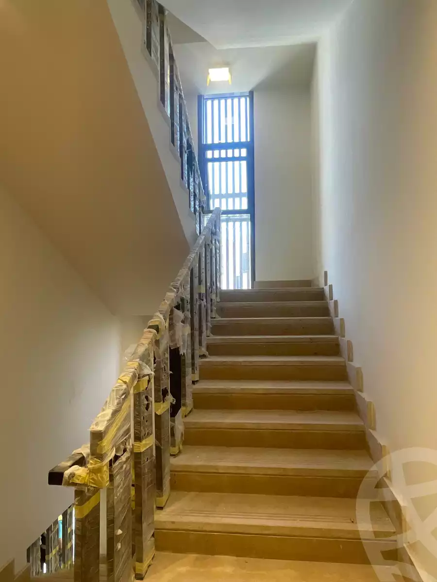 https://aqarmap.com.eg/ar/listing/6280616-for-sale-cairo-el-sheikh-zayed-city-lshykh-zyd-ljdyd-vye