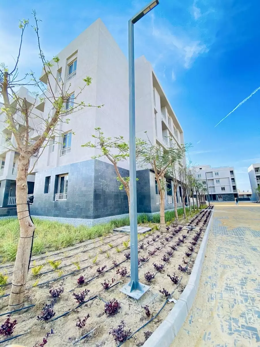 https://aqarmap.com.eg/ar/listing/6292491-for-sale-cairo-new-cairo-compounds-w-signature-compound-waterway