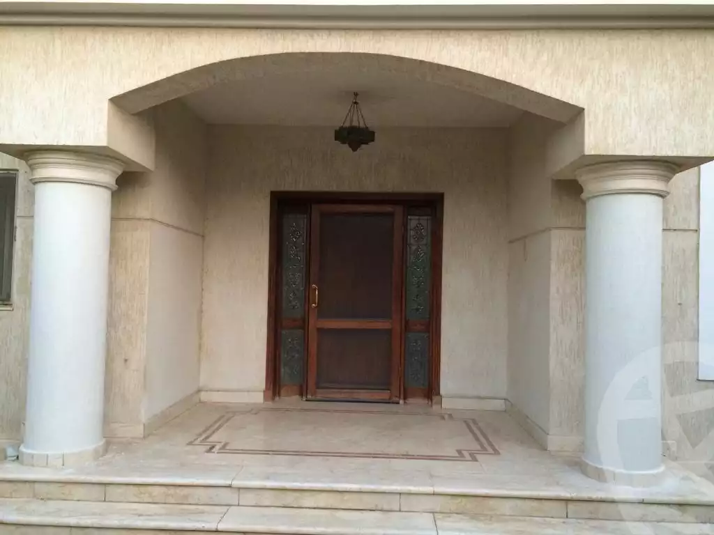 https://aqarmap.com.eg/en/listing/6295148-for-sale-cairo-6th-of-october-compounds-royal-hills