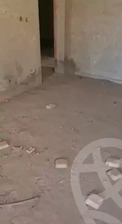 https://aqarmap.com.eg/en/listing/6295222-for-sale-cairo-el-sheikh-zayed-city-compounds-royal-meadows