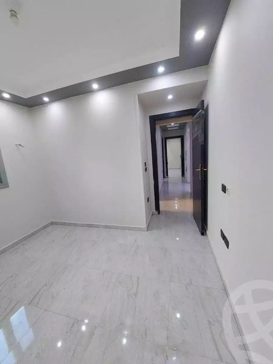 https://aqarmap.com.eg/ar/listing/6299346-for-sale-cairo-helwan-helwan-el-sharkeya-mostafa-safwat-st