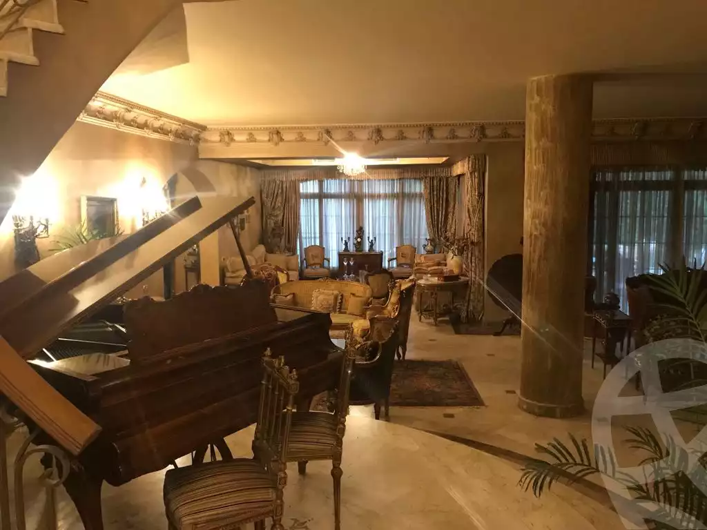 https://aqarmap.com.eg/ar/listing/6303176-for-sale-cairo-6th-of-october-compounds-royal-hills