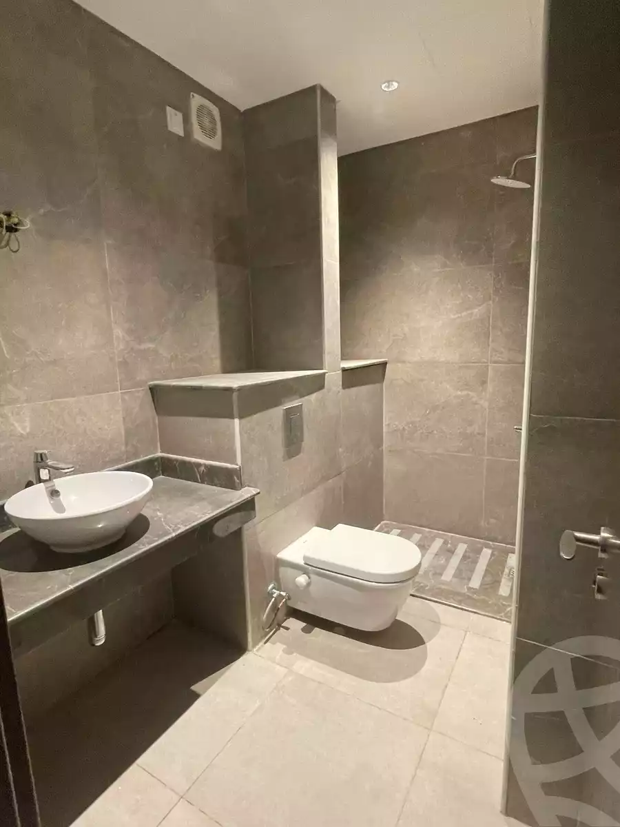 https://aqarmap.com.eg/en/listing/6303427-for-sale-cairo-el-sheikh-zayed-city-compounds-zyd-wr-llttwyr-z-tower