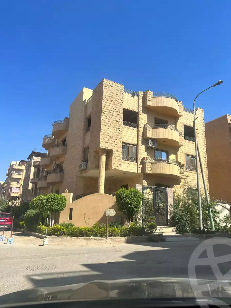 https://aqarmap.com.eg/ar/listing/6303547-for-sale-cairo-6th-of-october-hadaeq-october-kmbwnd-fy-hdyq-ktwbr-el-fardoos-city