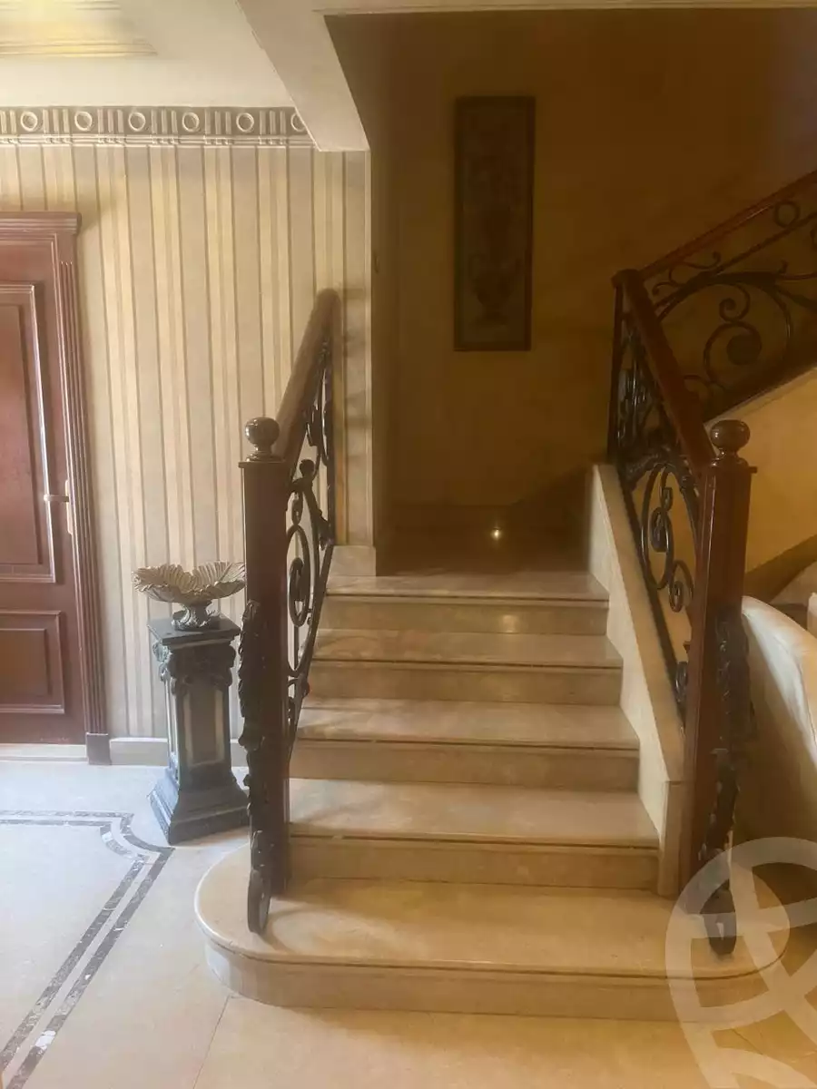 https://aqarmap.com.eg/en/listing/6304159-for-sale-cairo-el-sheikh-zayed-city-compounds-zayed-2000