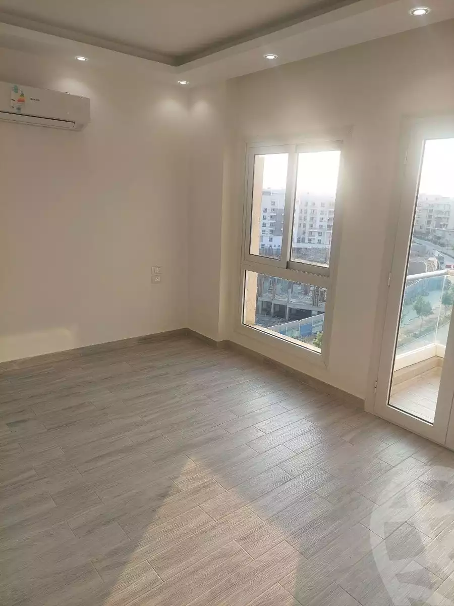 https://aqarmap.com.eg/ar/listing/6267700-for-rent-cairo-new-cairo-compounds-mwntn-fyw-y-syty-club-park-mountain-view-icity