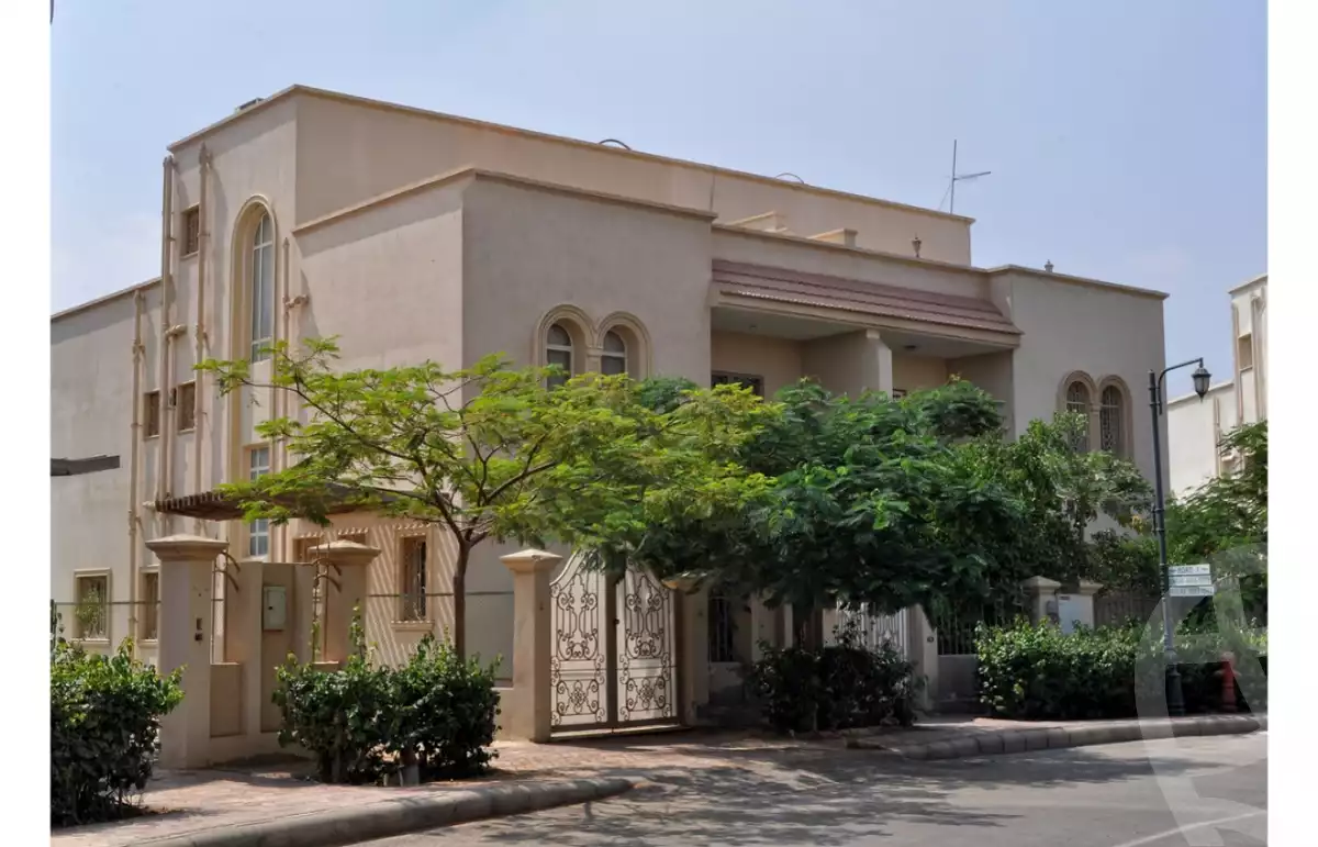 https://aqarmap.com.eg/en/listing/6306659-for-sale-cairo-el-sheikh-zayed-city-compounds-greens