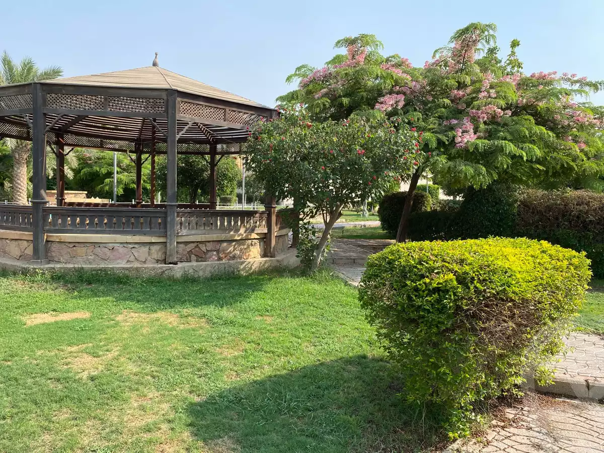 https://aqarmap.com.eg/en/listing/6308188-for-sale-cairo-new-cairo-compounds-la-rose