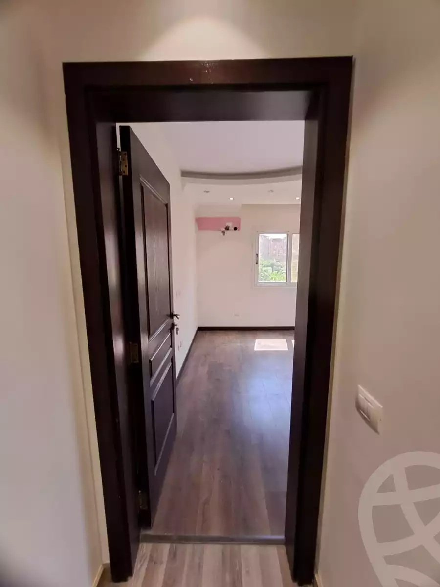 https://aqarmap.com.eg/ar/listing/6312692-for-sale-cairo-el-sheikh-zayed-city-compounds-continental-gardens