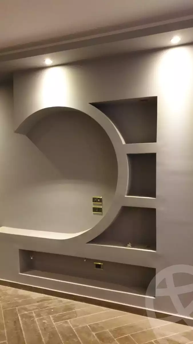 https://aqarmap.com.eg/ar/listing/6313177-for-rent-cairo-new-cairo-ganob-el-akadamiya-south-academy-b-taha-hussein-st