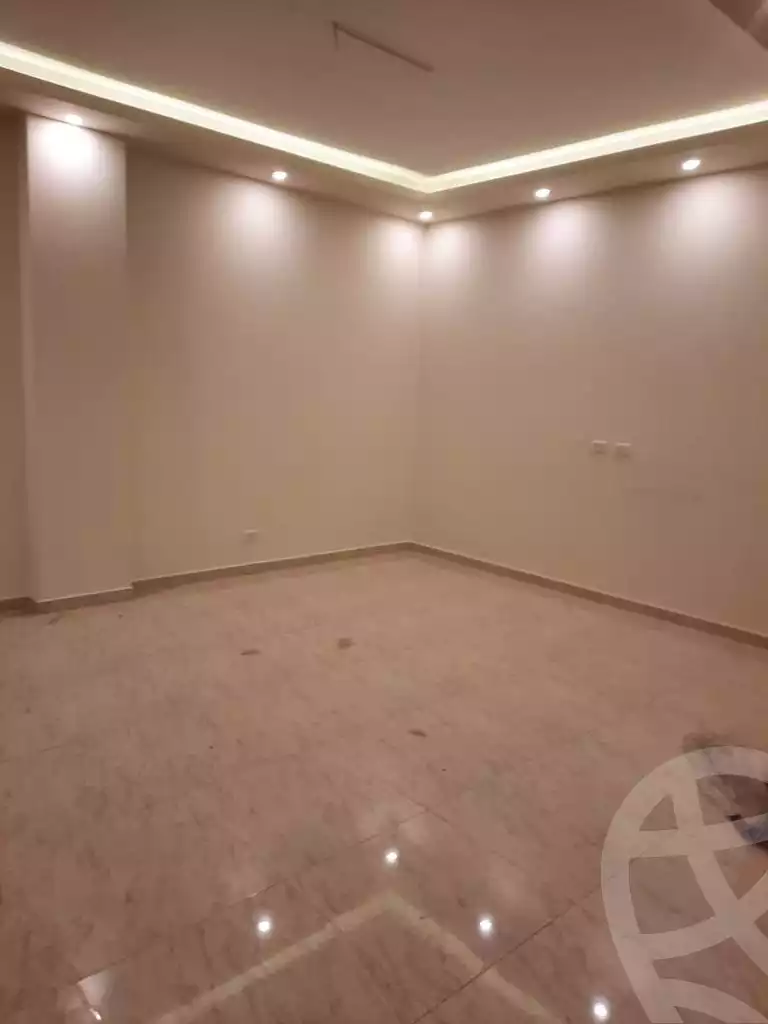 https://aqarmap.com.eg/en/listing/6313999-for-sale-cairo-el-sheikh-zayed-city-compounds-kmbwnd-wyst-twn-swdyk