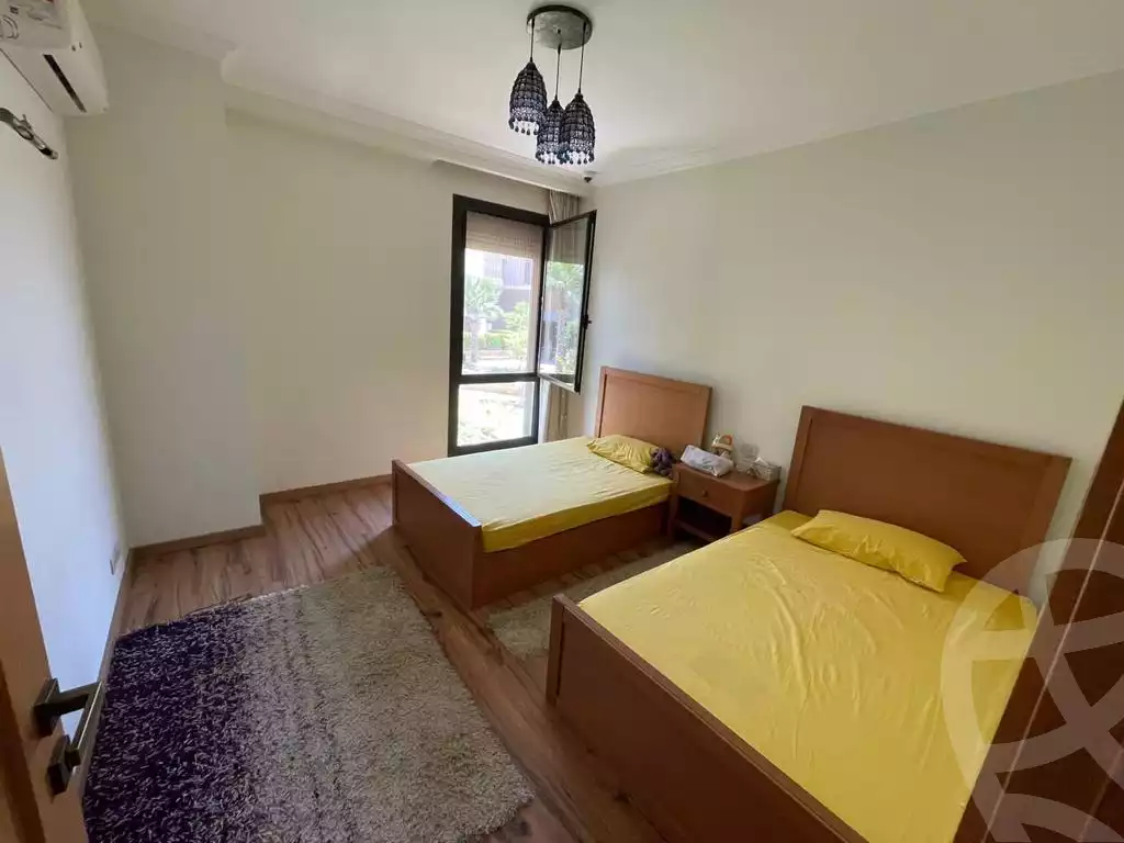 https://aqarmap.com.eg/en/listing/6314122-for-sale-cairo-el-sheikh-zayed-city-compounds-kmbwnd-wyst-twn-swdyk