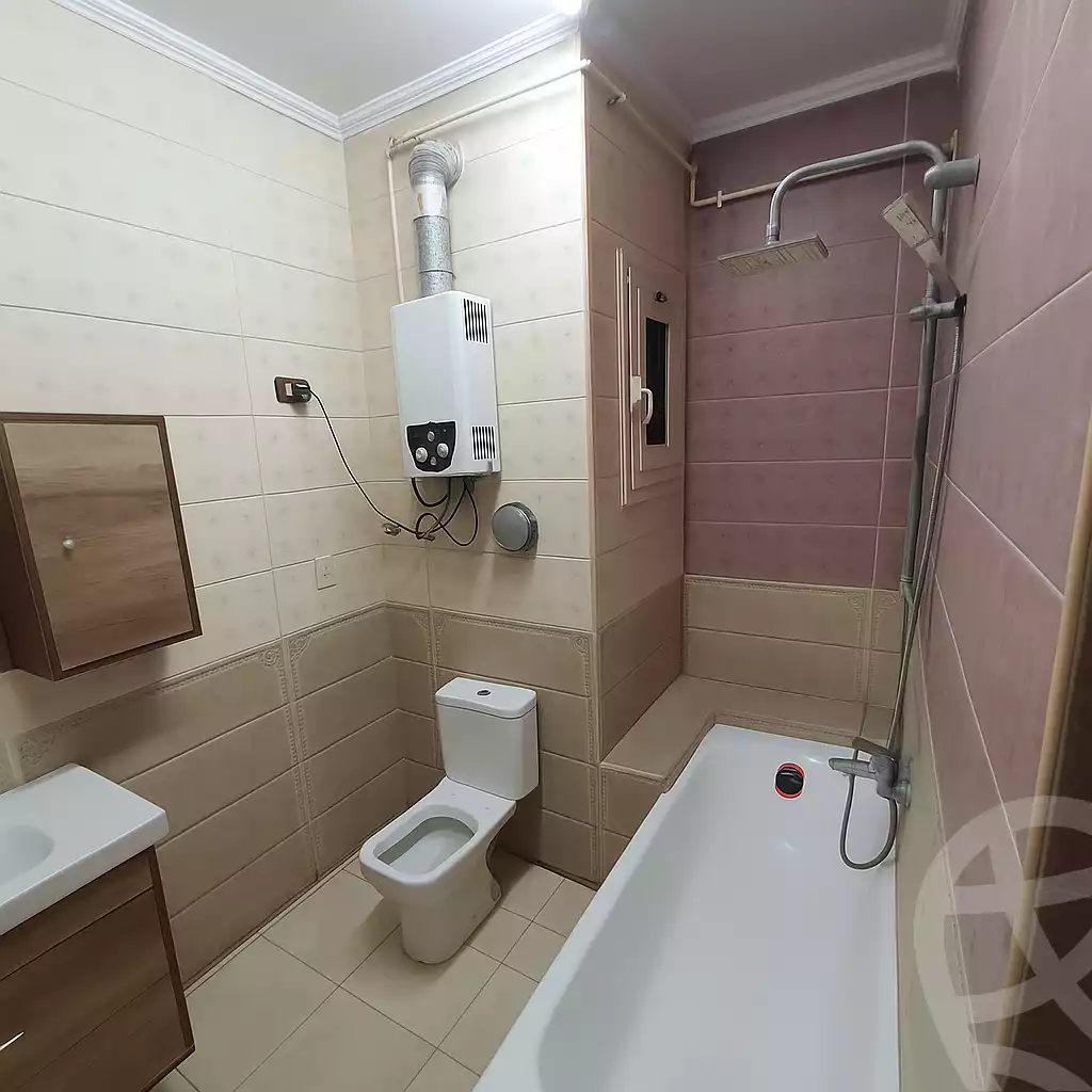 https://aqarmap.com.eg/ar/listing/6316035-for-sale-qalyubia-shubra-el-khaima-shubra-el-khaima-city-teraat-el-shabouri-st