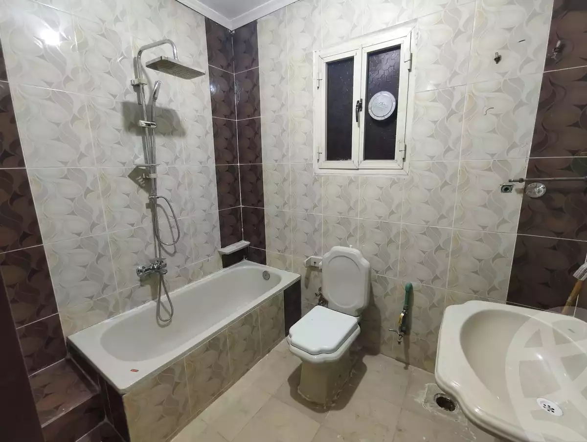 https://aqarmap.com.eg/en/listing/6317521-for-sale-cairo-ain-shams-6-october-st