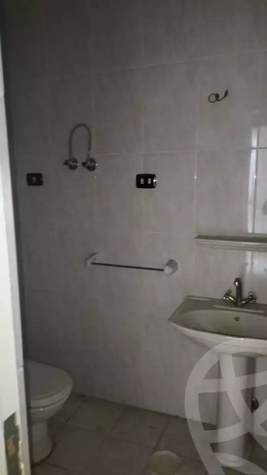 https://aqarmap.com.eg/ar/listing/6320641-for-rent-dakahlia-lmnswr-lqdym-hussein-bek-st