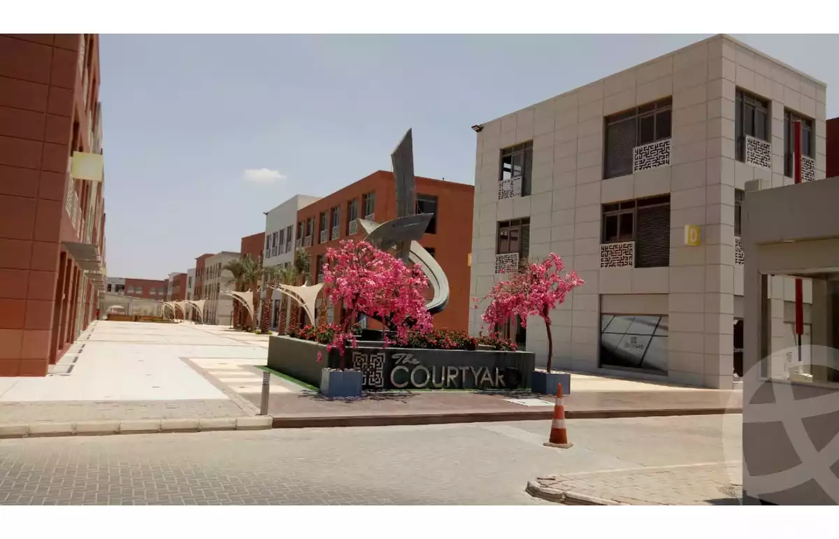 https://aqarmap.com.eg/en/listing/6321047-for-sale-cairo-el-sheikh-zayed-city-compounds-the-courtyard-mall-dorra