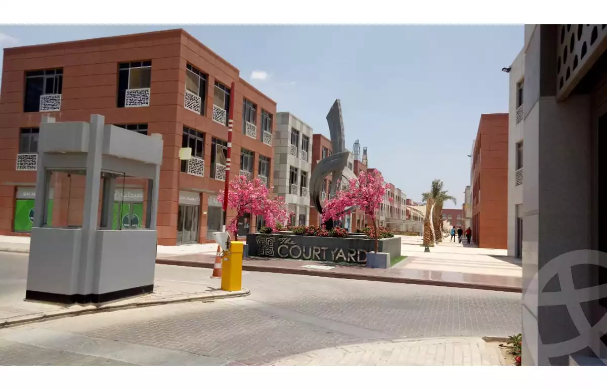 https://aqarmap.com.eg/en/listing/6321047-for-sale-cairo-el-sheikh-zayed-city-compounds-the-courtyard-mall-dorra
