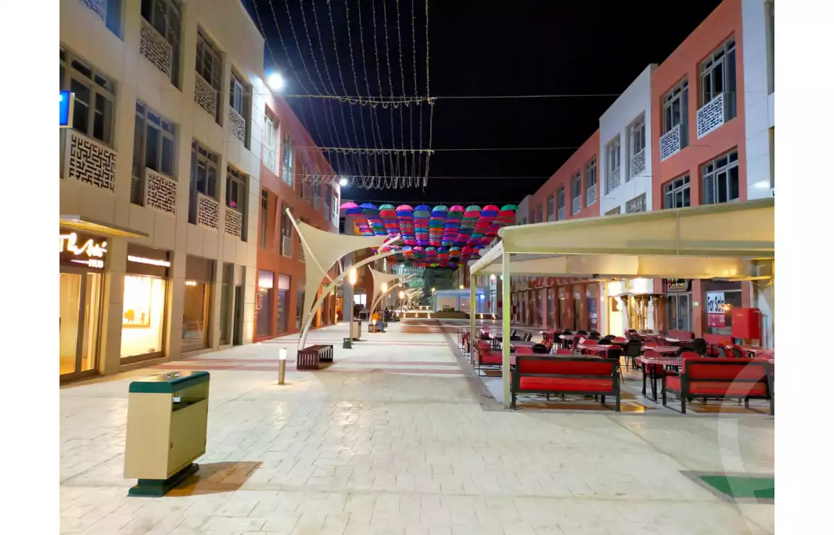 https://aqarmap.com.eg/en/listing/6321047-for-sale-cairo-el-sheikh-zayed-city-compounds-the-courtyard-mall-dorra