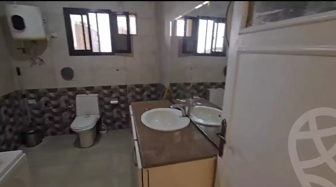 https://aqarmap.com.eg/en/listing/6323193-for-sale-cairo-shoubra-corniche-el-nile-st