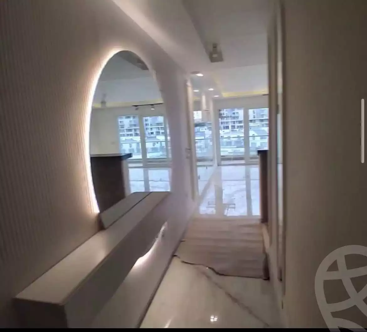 https://aqarmap.com.eg/ar/listing/6326219-for-sale-cairo-new-cairo-compounds-mwntn-fyw-y-syty-club-park-mountain-view-icity