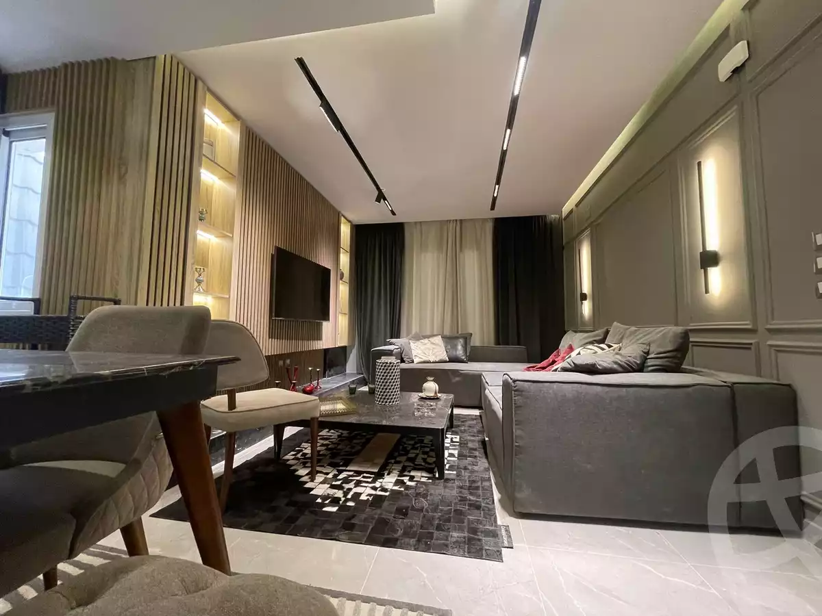https://aqarmap.com.eg/ar/listing/6327811-for-sale-cairo-new-cairo-compounds-mountain-view-hyde-park