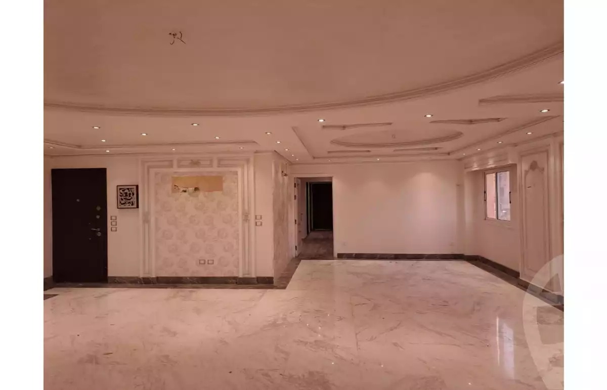 https://aqarmap.com.eg/en/listing/6327962-for-sale-cairo-el-sheikh-zayed-city-compounds-continental-gardens