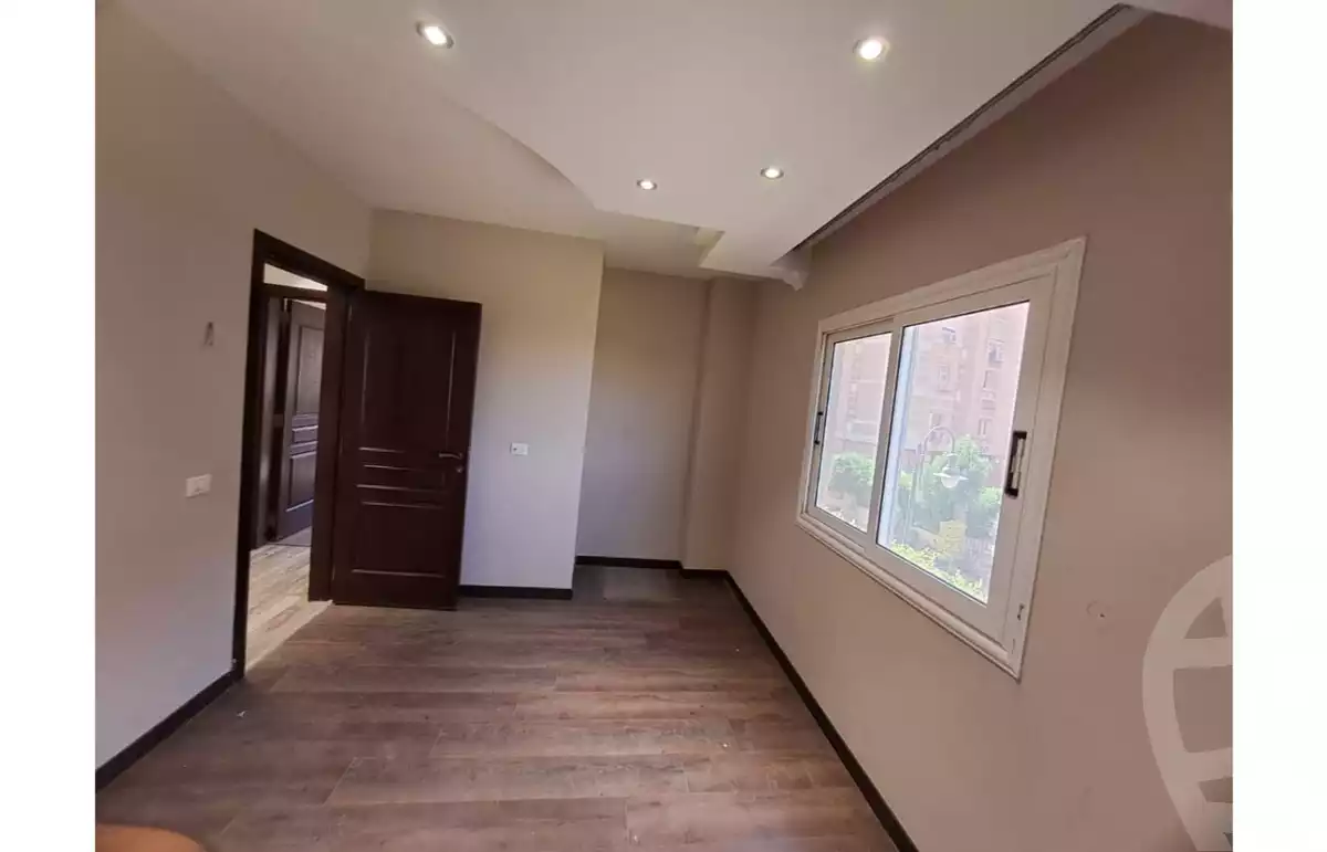 https://aqarmap.com.eg/en/listing/6327962-for-sale-cairo-el-sheikh-zayed-city-compounds-continental-gardens