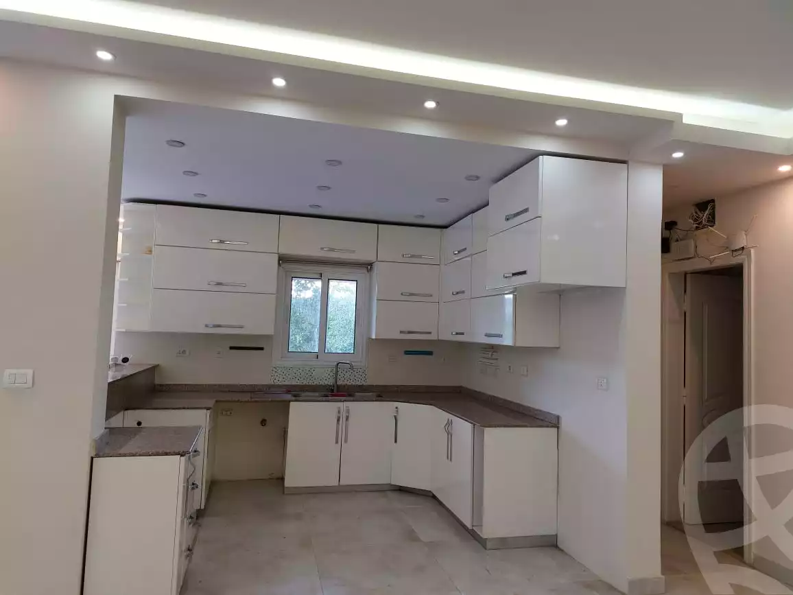 https://aqarmap.com.eg/ar/listing/6330622-for-rent-cairo-el-sheikh-zayed-city-compounds-kmbwnd-wyst-twn-swdyk