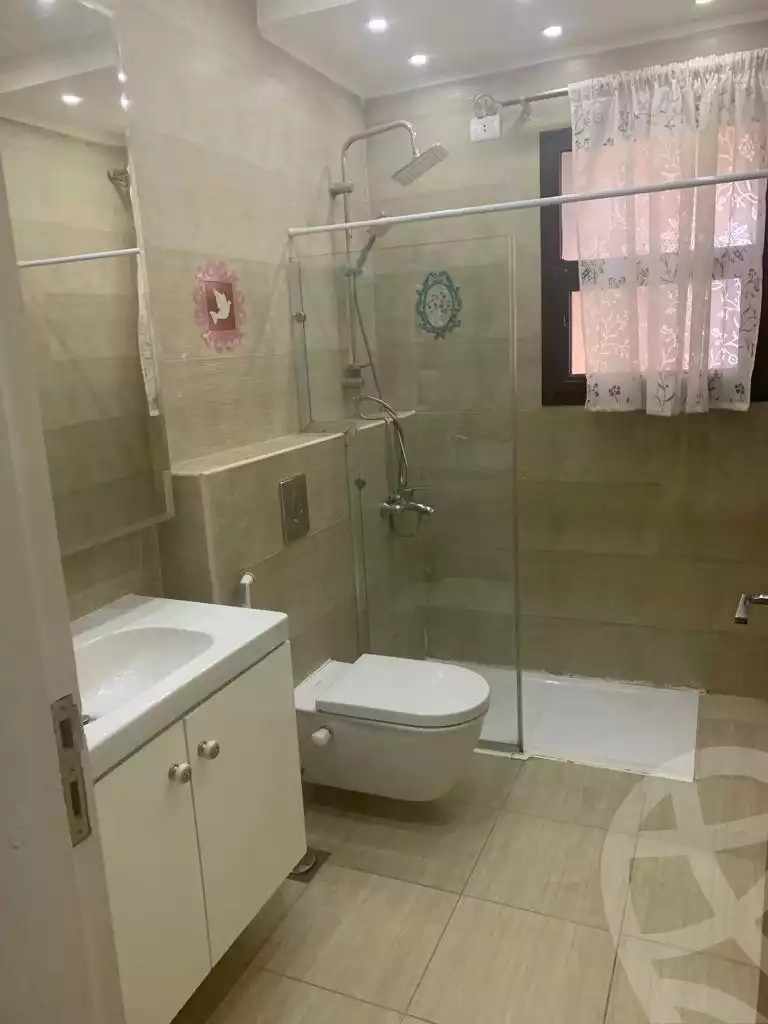 https://aqarmap.com.eg/ar/listing/6330622-for-rent-cairo-el-sheikh-zayed-city-compounds-kmbwnd-wyst-twn-swdyk