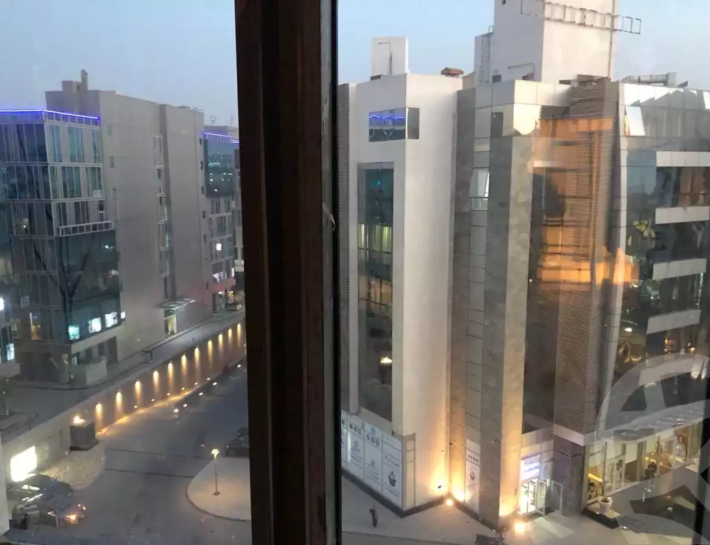 https://aqarmap.com.eg/ar/listing/6338877-for-sale-cairo-el-sheikh-zayed-city-compounds-brk-stryt-mwl-sky