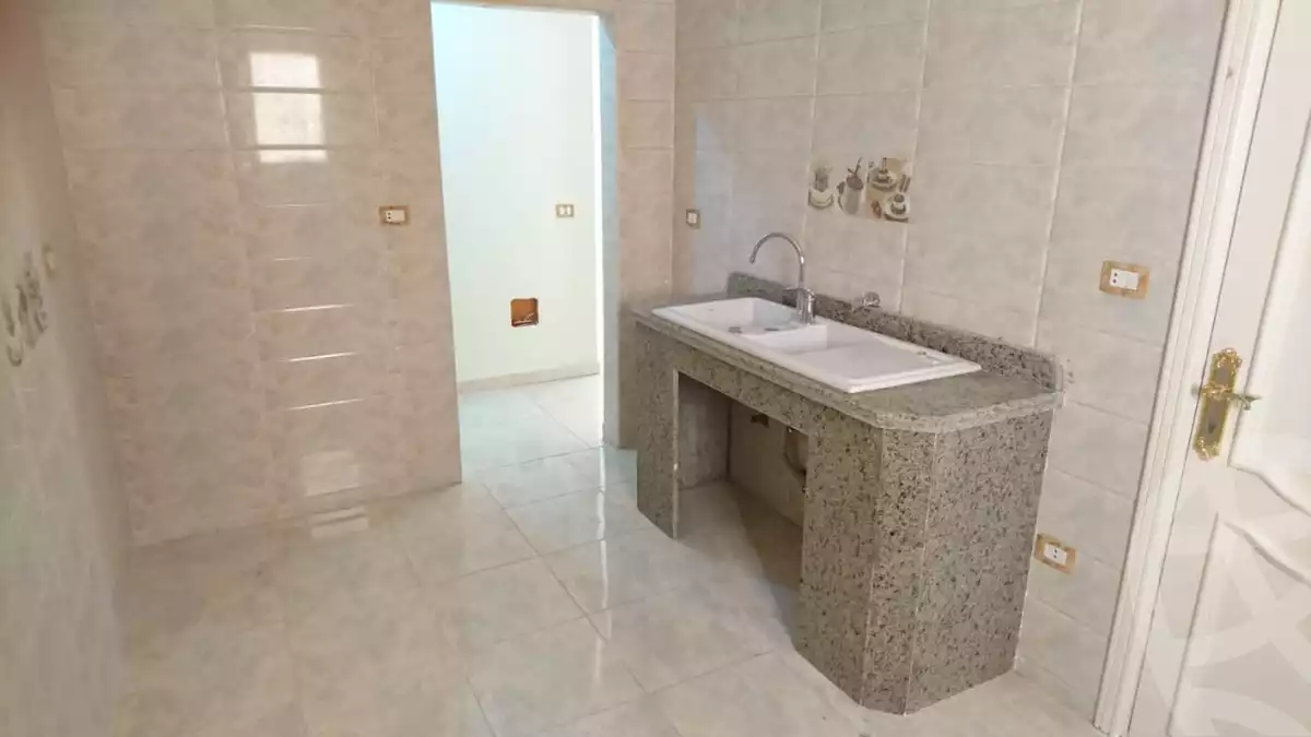 https://aqarmap.com.eg/ar/listing/6343983-for-rent-cairo-new-cairo-south-investors-mohammed-nagib-axis-st