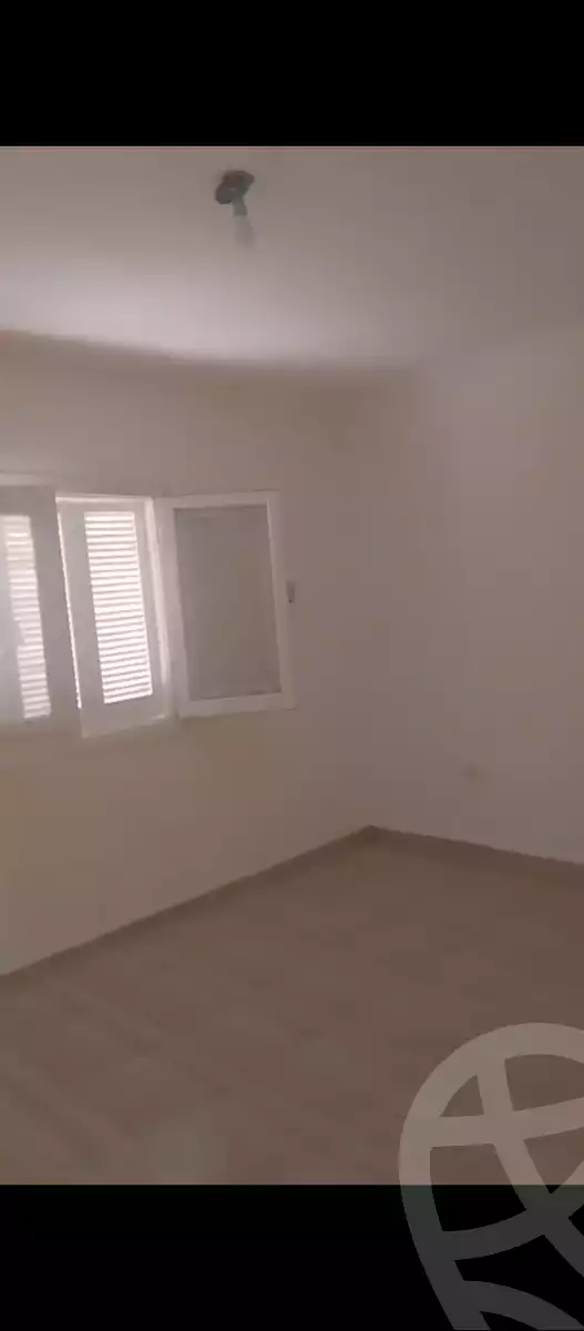 https://aqarmap.com.eg/ar/listing/6344306-for-rent-cairo-new-cairo-compounds-la-rose